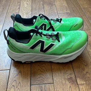 New Balance Hierro v9 Green Athletic Shoes